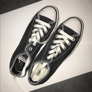 BRAND NEW low-too converse shoes